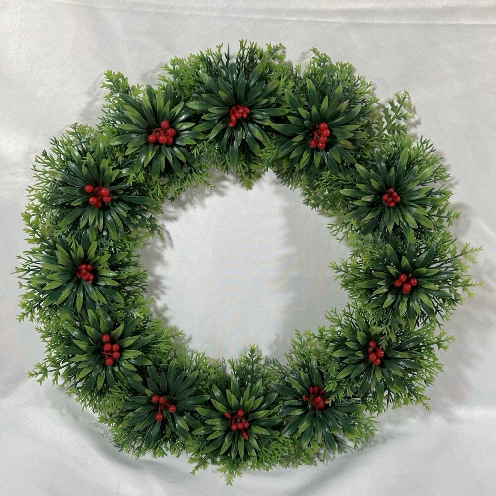 Vintage Christmas Wreath MCM Mid Century Holly Berries Holiday Plastic 15”